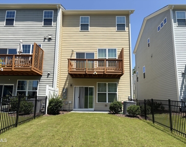 1042 Commack Drive - Photo Thumbnail 22