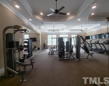 1042 Commack Drive - Photo Thumbnail 24