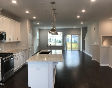 1042 Commack Drive - Photo Thumbnail 3