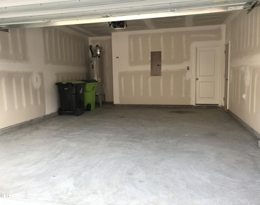 1042 Commack Drive - Photo Thumbnail 17
