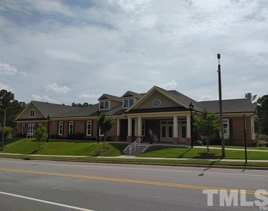 1042 Commack Drive - Photo Thumbnail 19