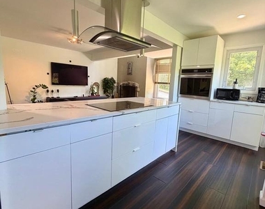 274 W Chelsea Circle - Photo Thumbnail 14