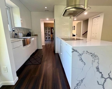 274 W Chelsea Circle - Photo Thumbnail 16