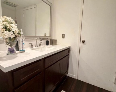 274 W Chelsea Circle - Photo Thumbnail 18