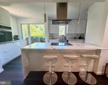 274 W Chelsea Circle - Photo Thumbnail 11