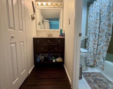 274 W Chelsea Circle - Photo Thumbnail 19
