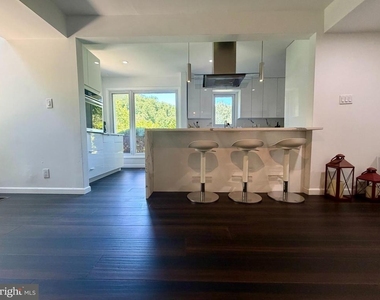 274 W Chelsea Circle - Photo Thumbnail 9