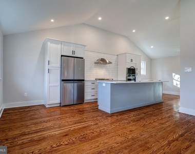 308 Lenox Road - Photo Thumbnail 5
