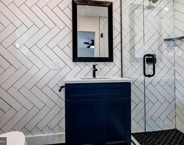 308 Lenox Road - Photo Thumbnail 13