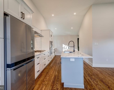 308 Lenox Road - Photo Thumbnail 7