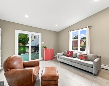 610 Woodcrest Avenue - Photo Thumbnail 13