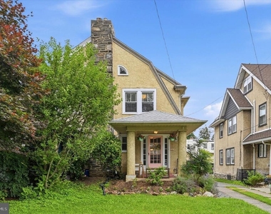 610 Woodcrest Avenue - Photo Thumbnail 1