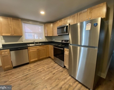 209 N Hanover Street - Photo Thumbnail 5