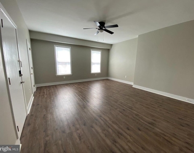 209 N Hanover Street - Photo Thumbnail 2