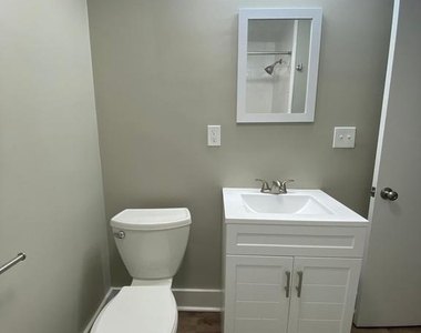 209 N Hanover Street - Photo Thumbnail 14