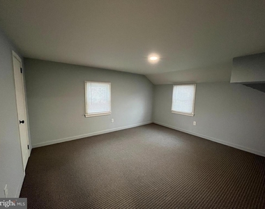 560 W North Street - Photo Thumbnail 14