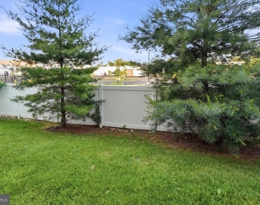 145 Mercer Court - Photo Thumbnail 27