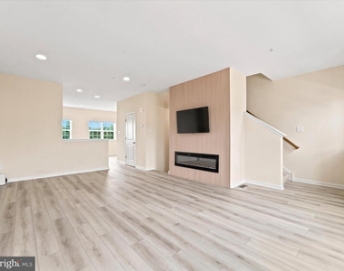 145 Mercer Court - Photo Thumbnail 13