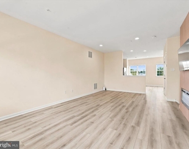145 Mercer Court - Photo Thumbnail 14