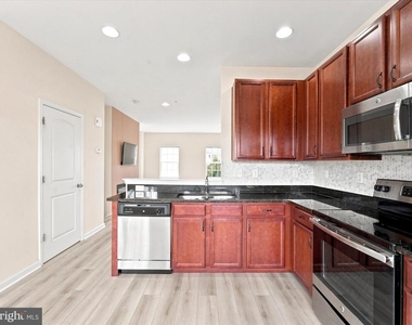 145 Mercer Court - Photo Thumbnail 8
