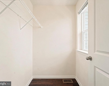 145 Mercer Court - Photo Thumbnail 4