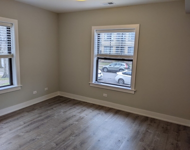 1143 Maple - Photo Thumbnail 4
