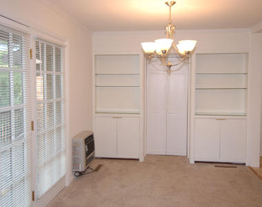 706 Smedes Place - Photo Thumbnail 4