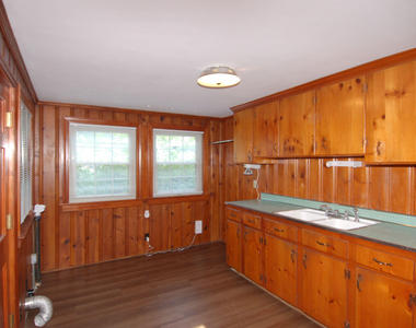 706 Smedes Place - Photo Thumbnail 6