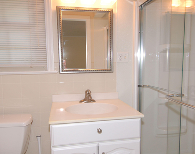 706 Smedes Place - Photo Thumbnail 10
