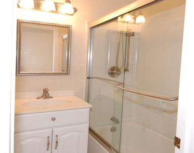 706 Smedes Place - Photo Thumbnail 8