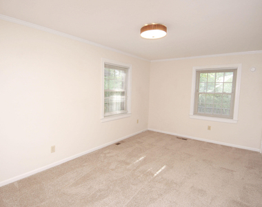 706 Smedes Place - Photo Thumbnail 7
