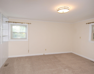 706 Smedes Place - Photo Thumbnail 14