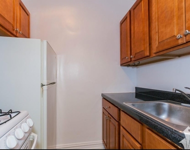 425 W Roscoe - Photo Thumbnail 4