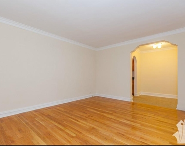 425 W Roscoe - Photo Thumbnail 3