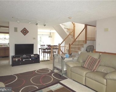 33 Ketley Place - Photo Thumbnail 2