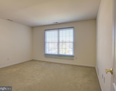 30 Lockwood Drive - Photo Thumbnail 13