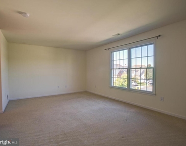 30 Lockwood Drive - Photo Thumbnail 16
