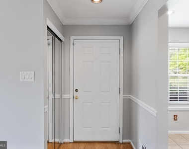 419 Atlanta Court - Photo Thumbnail 3