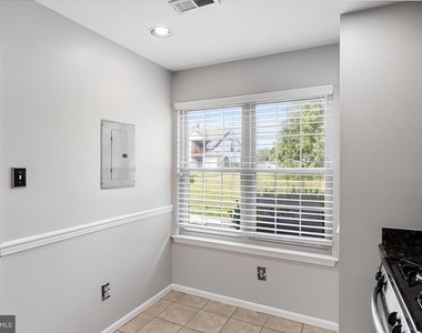 419 Atlanta Court - Photo Thumbnail 12