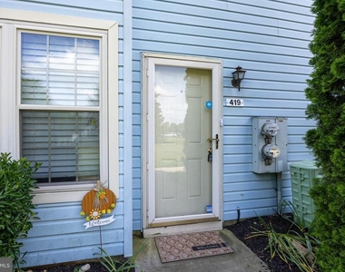 419 Atlanta Court - Photo Thumbnail 2