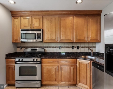 419 Atlanta Court - Photo Thumbnail 9