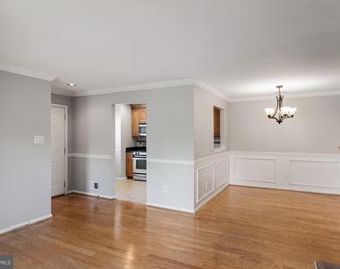 419 Atlanta Court - Photo Thumbnail 7