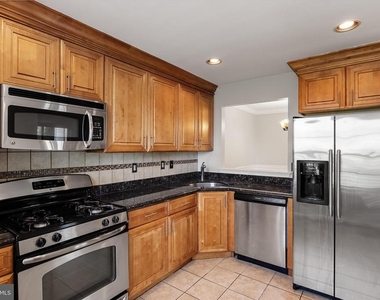 419 Atlanta Court - Photo Thumbnail 10