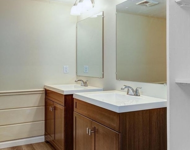 907 Norway Street - Photo Thumbnail 40