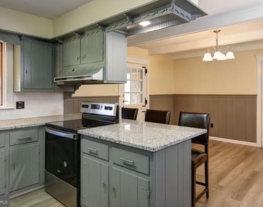 907 Norway Street - Photo Thumbnail 18