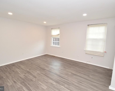 1711 Brentwood Place - Photo Thumbnail 11