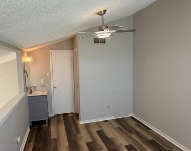 2202 Sandra Road - Photo Thumbnail 18