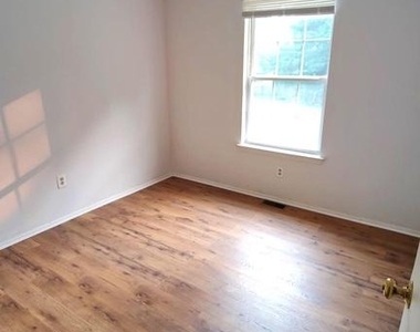 166 Winstead Drive - Photo Thumbnail 11