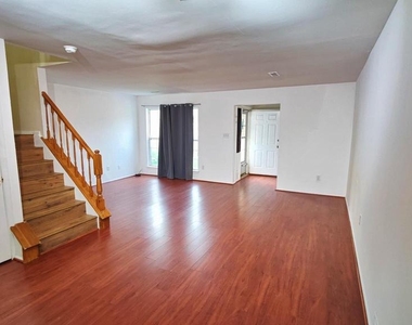 166 Winstead Drive - Photo Thumbnail 3
