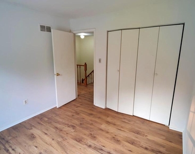 166 Winstead Drive - Photo Thumbnail 12